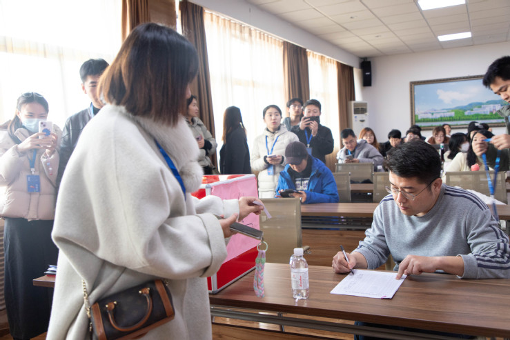 2025年山東省“技能興魯”職業(yè)技能大賽文創(chuàng)產(chǎn)品包裝設(shè)計師競賽在校舉辦 深化教育文化交流新篇章